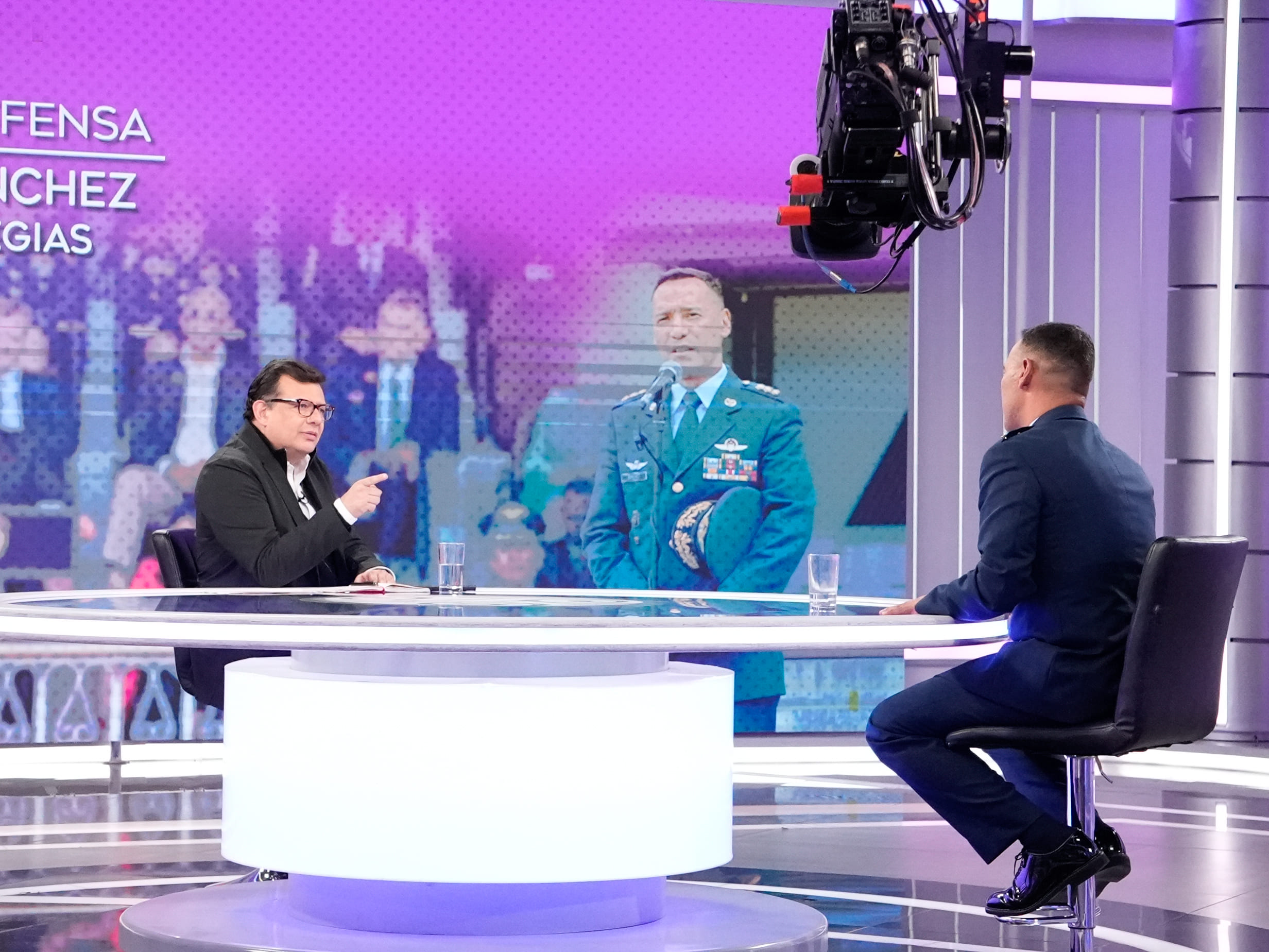 Mindefensa en Noches de Opinión con Hollman Morris