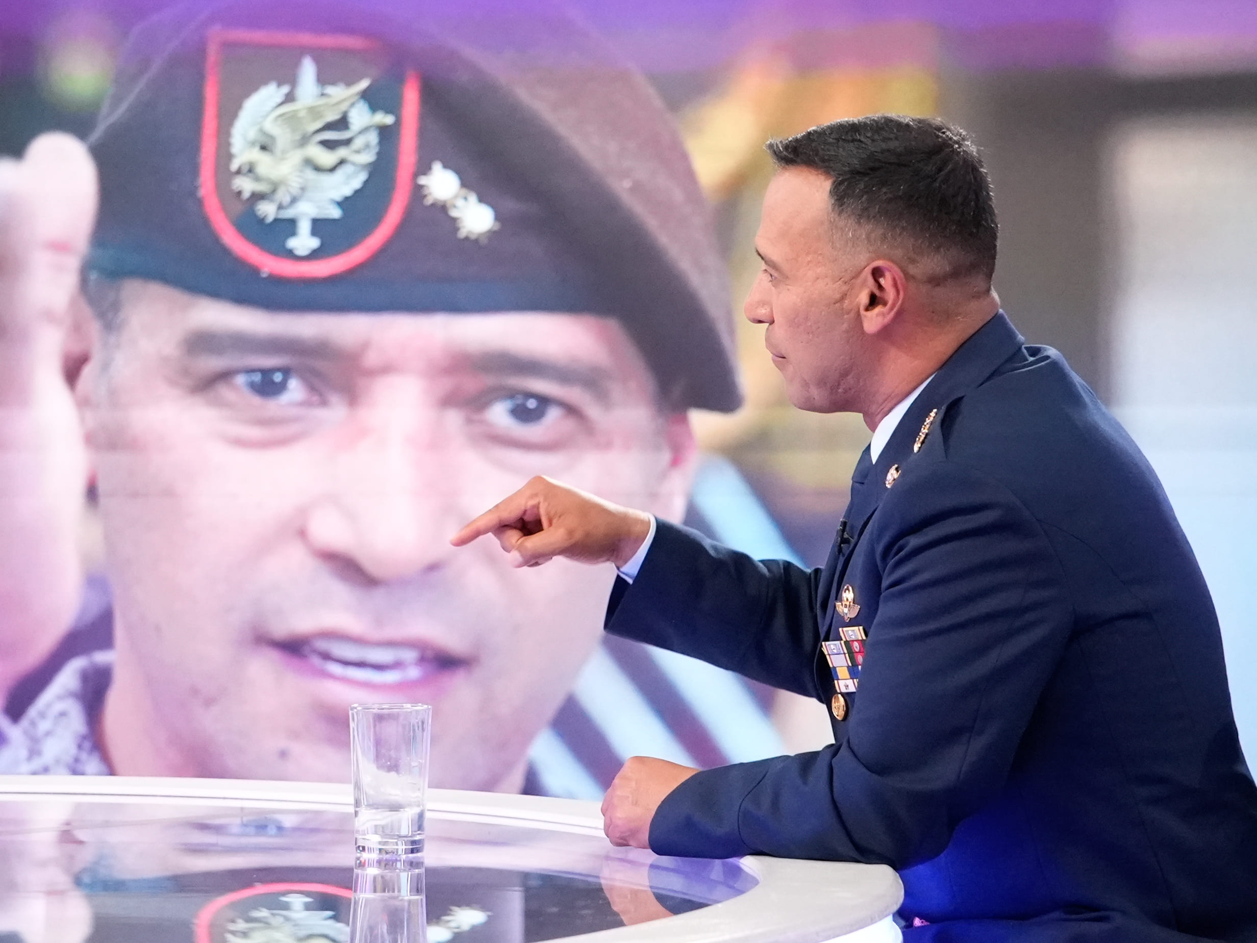 Mindefensa en Noches de Opinión con Hollman Morris