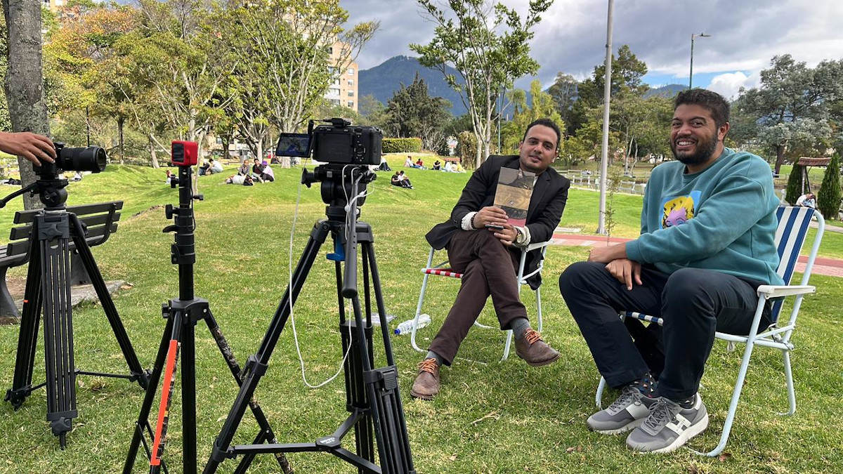 El poeta Frank Báez es invitado especial en Señal Literaria