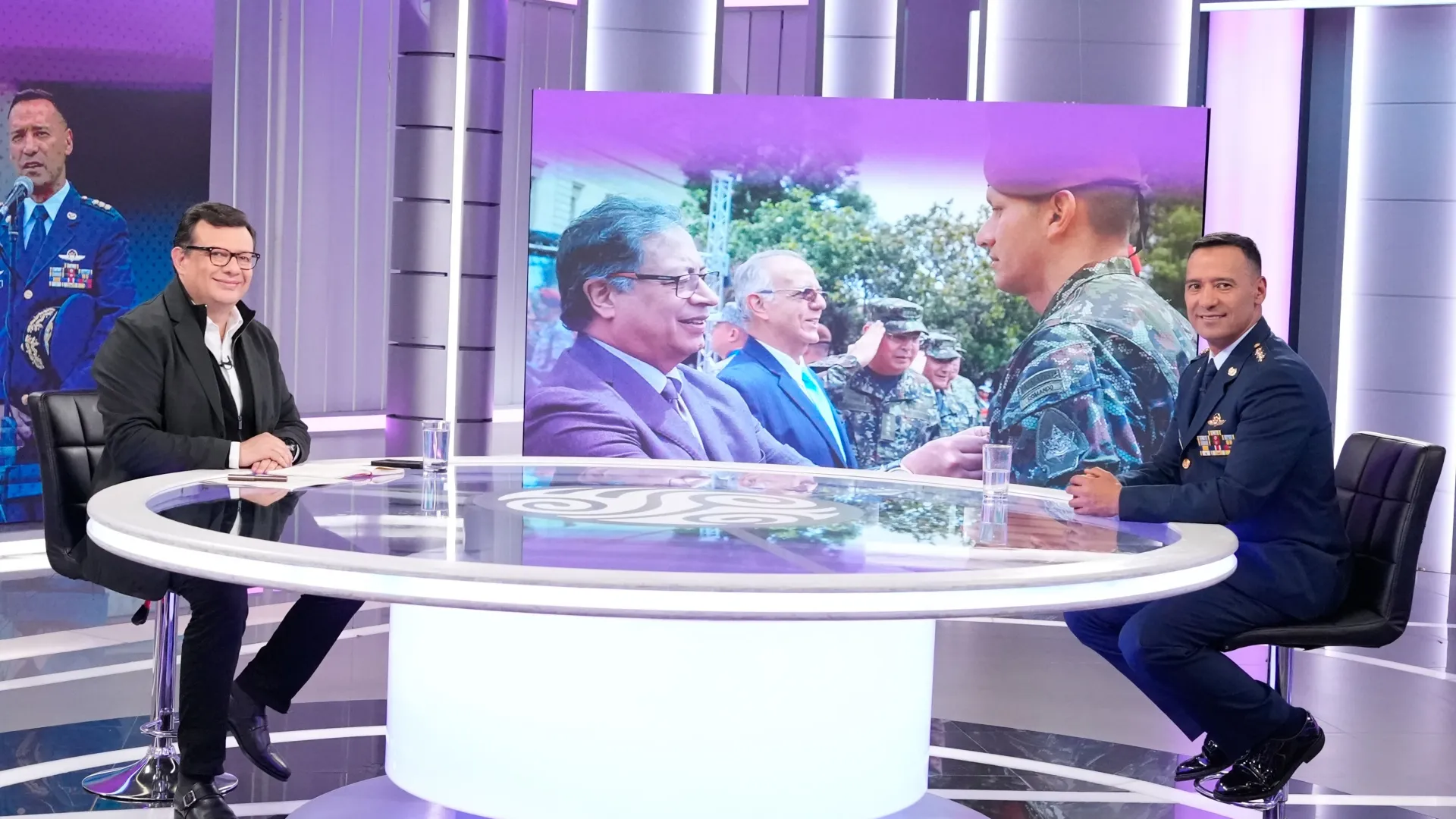 Mindefensa en Noches de Opinión con Hollman Morris