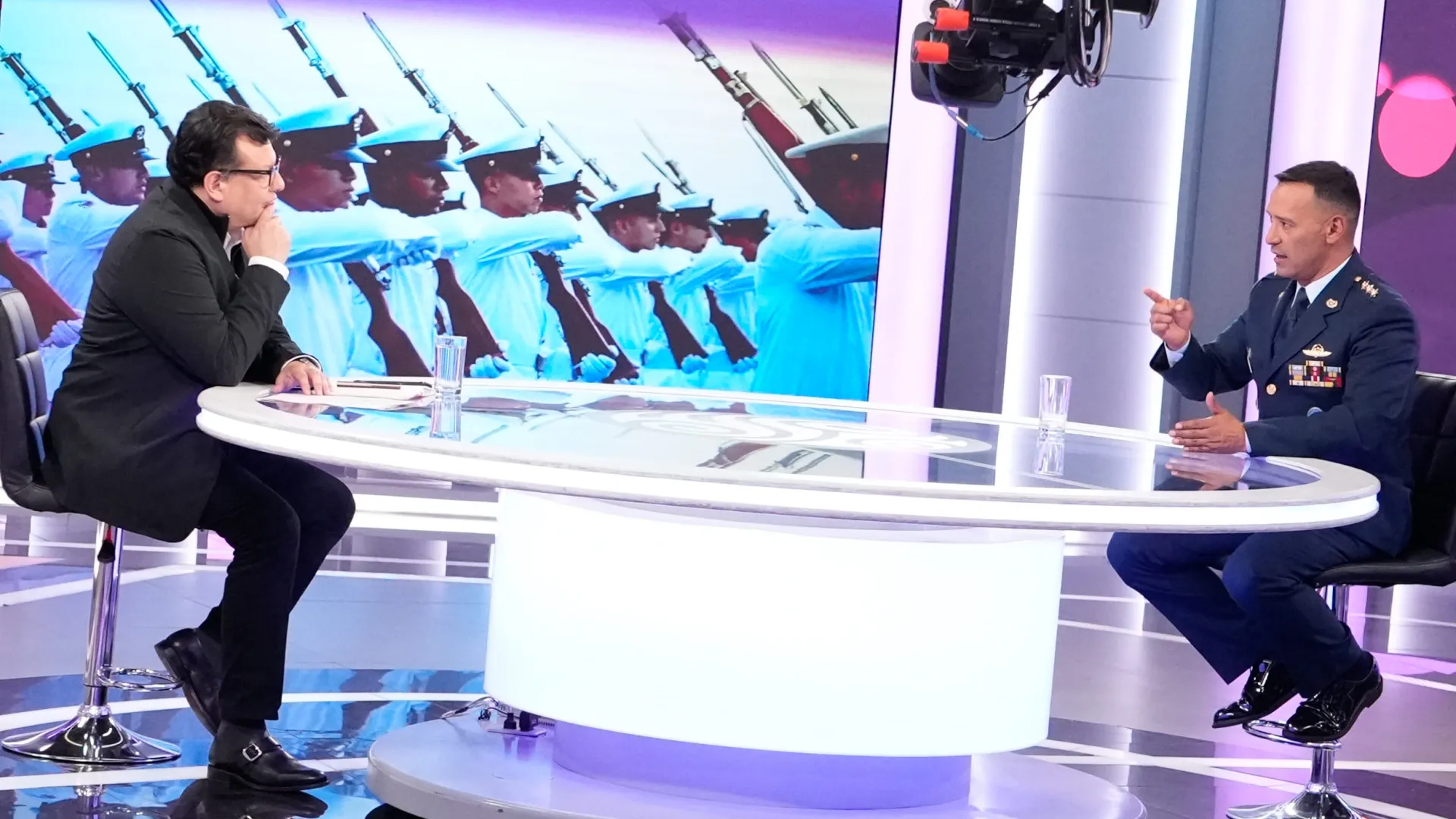 Mindefensa en Noches de Opinión con Hollman Morris