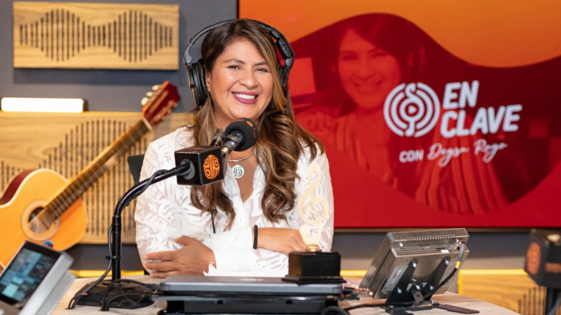 Deysa Rayo: un "mientras tanto" en la radio colombiana que ha durado 35 años