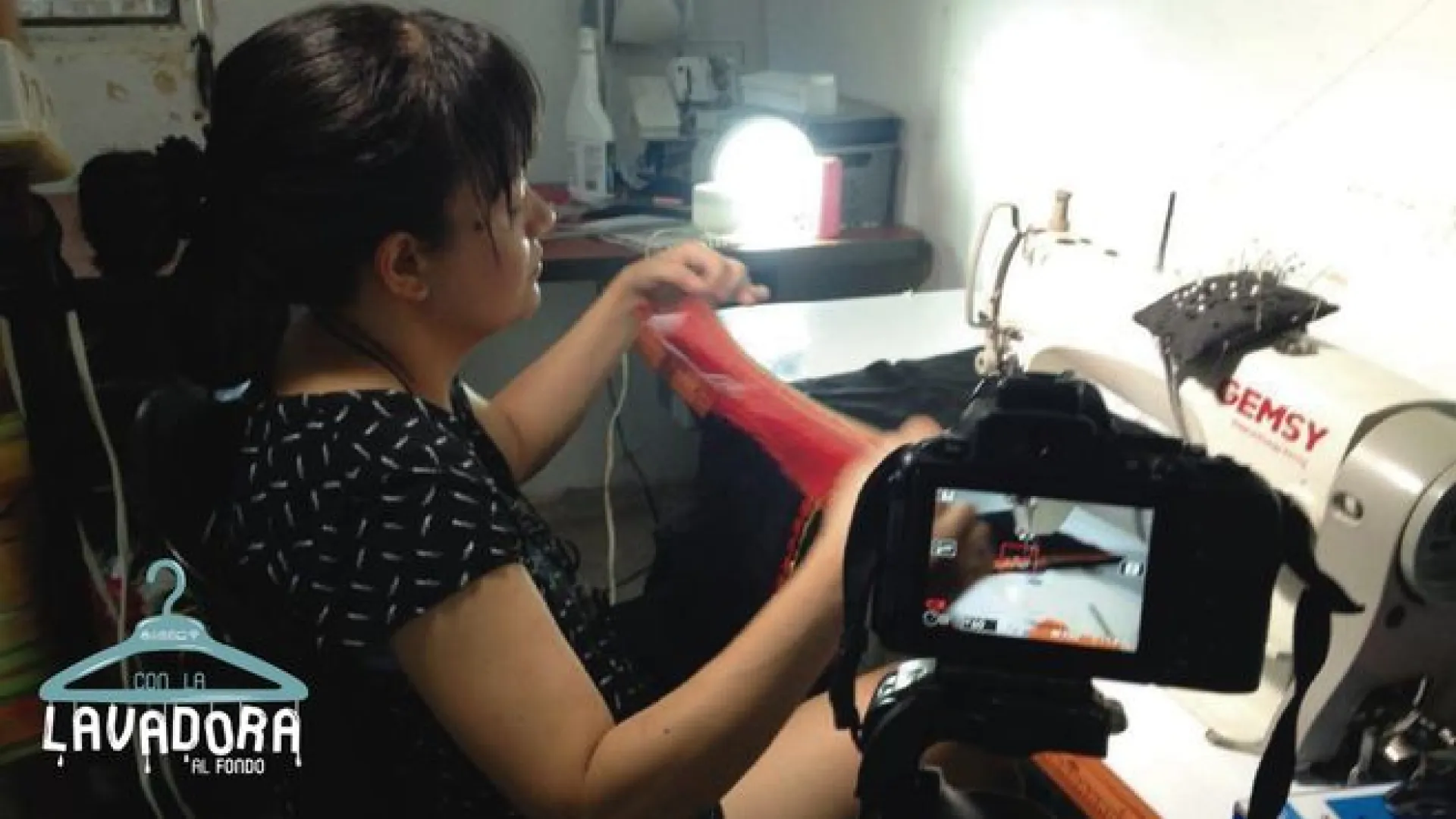 Con la lavadora al fondo