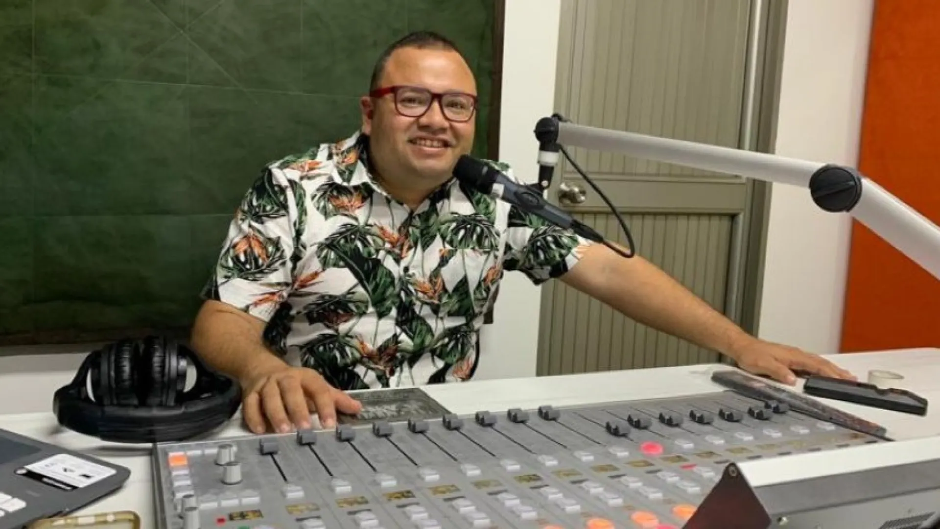 Las emisoras de paz, la frecuencia de la reconciliación en el Caribe