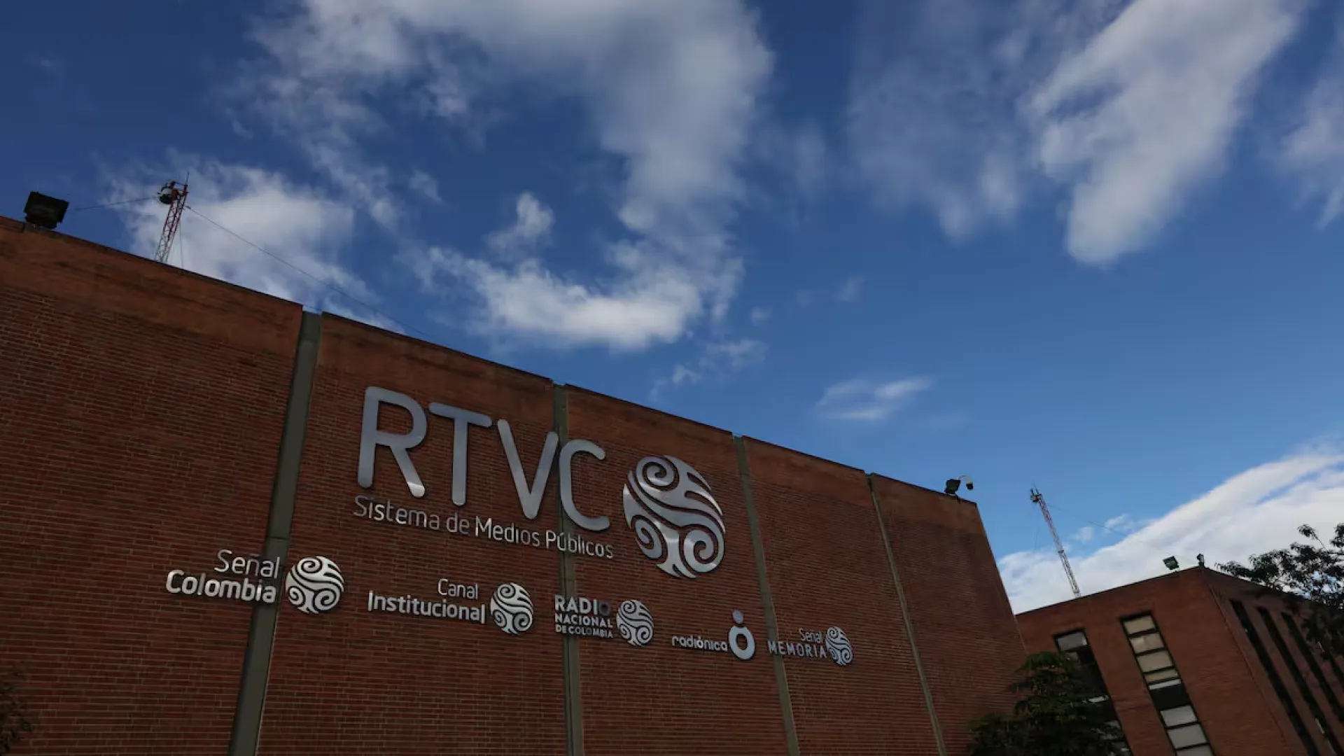 RTVC desmiente compra millonaria de uniformes para cubrir los Juegos Olímpicos