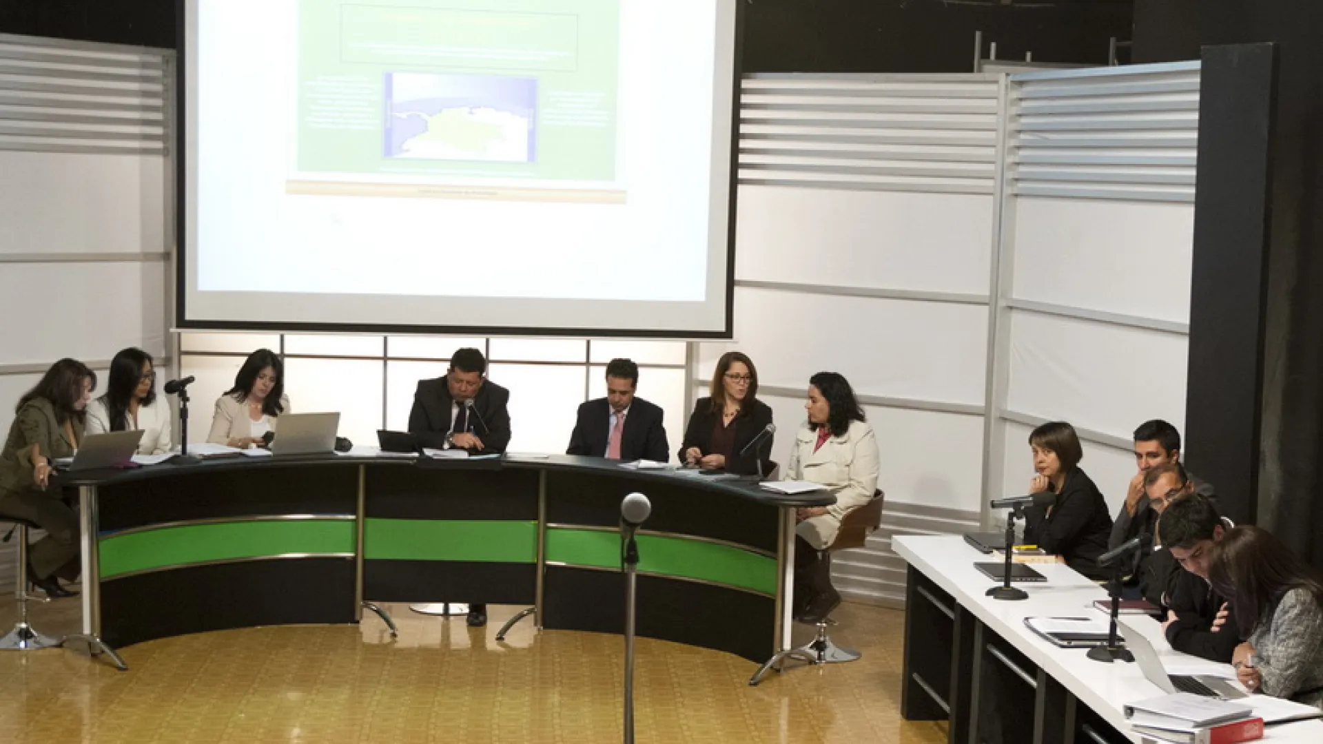 RTVC garantiza operación y mantenimiento de la red pública de radio y televisión