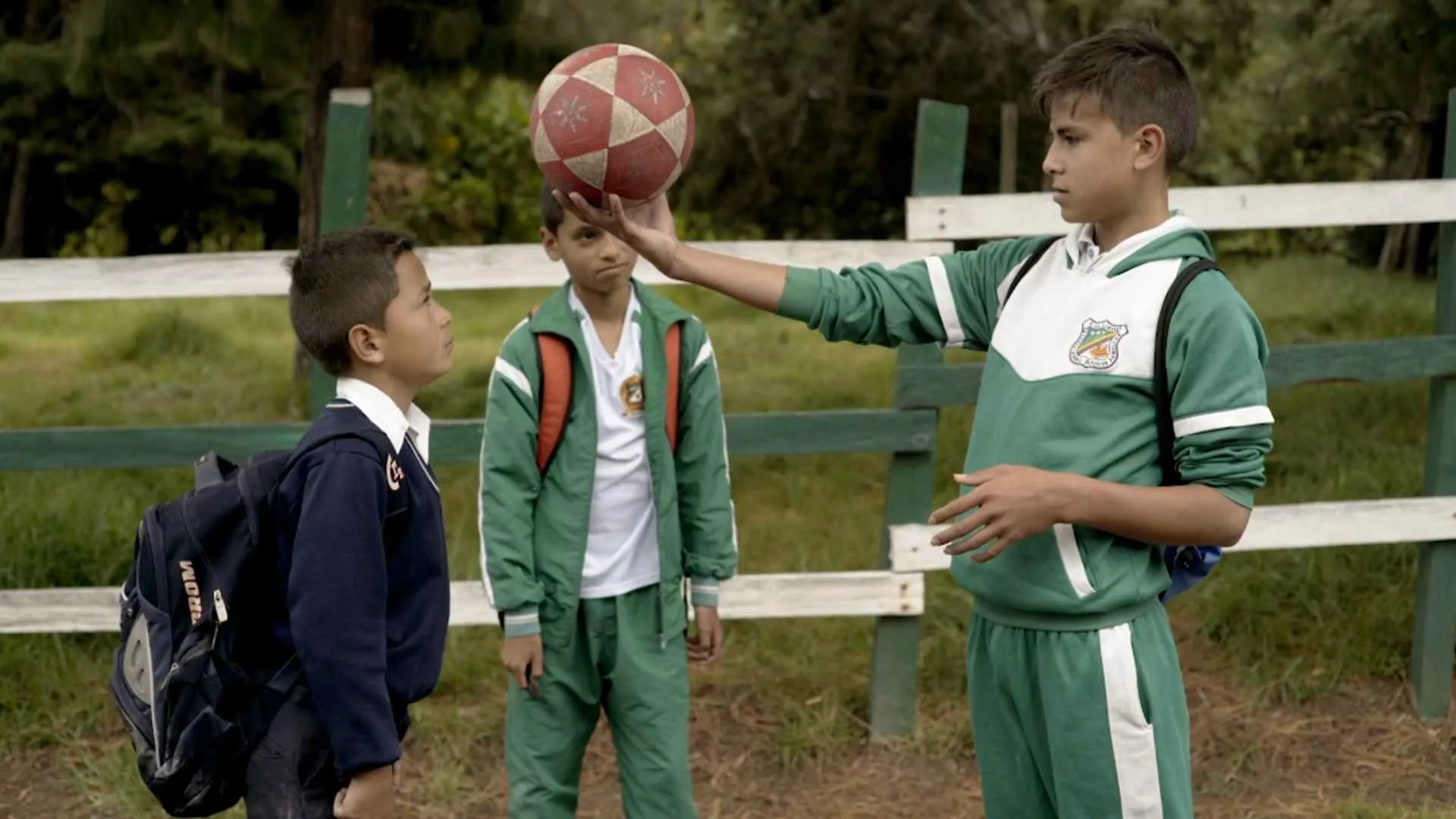 3 pies corto colombiano