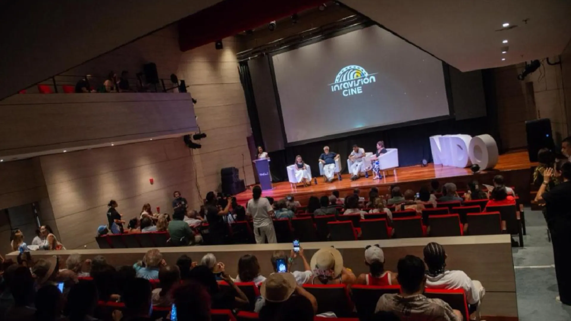 Lleno total en el lanzamiento de INRAVISIÓN CINE con ‘Sargento Paz’ 