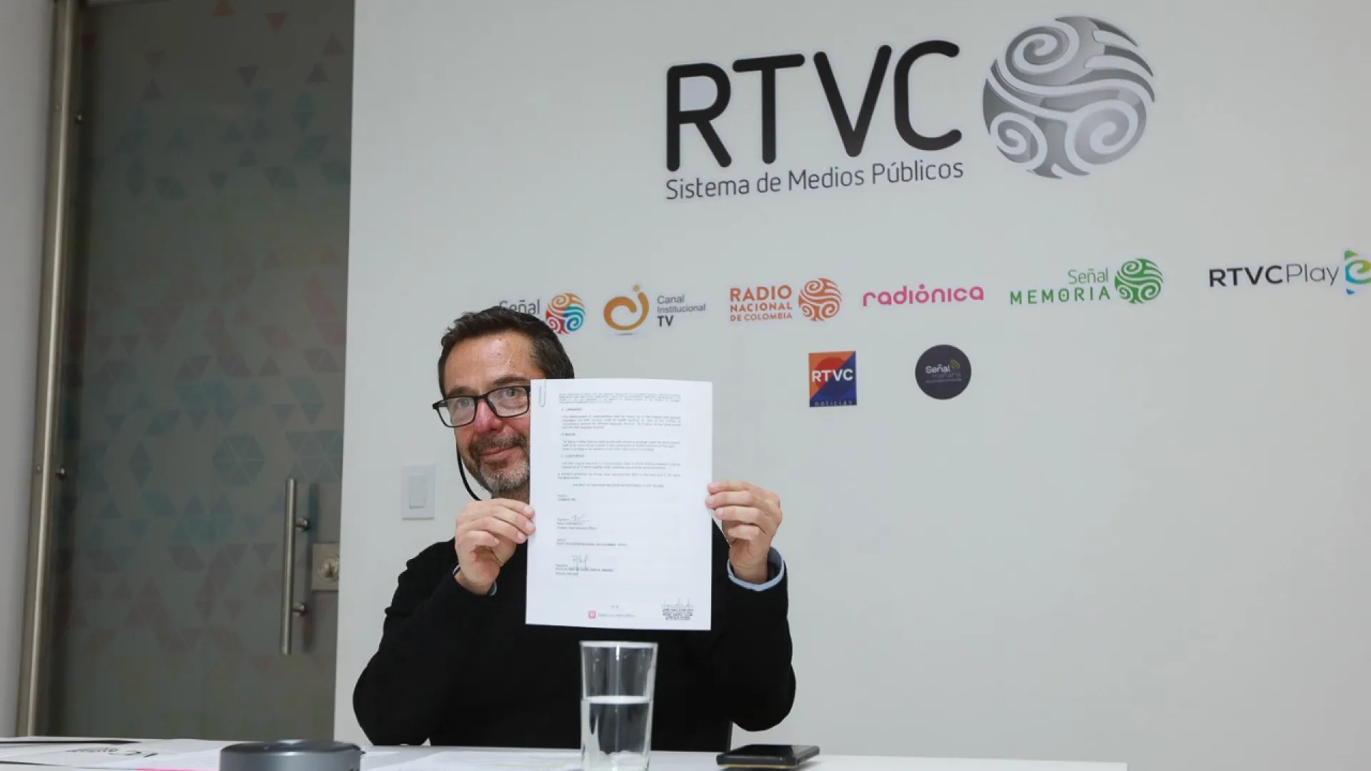 RTVC firma alianza con NowNaw para llegar a nuevos públicos digitales