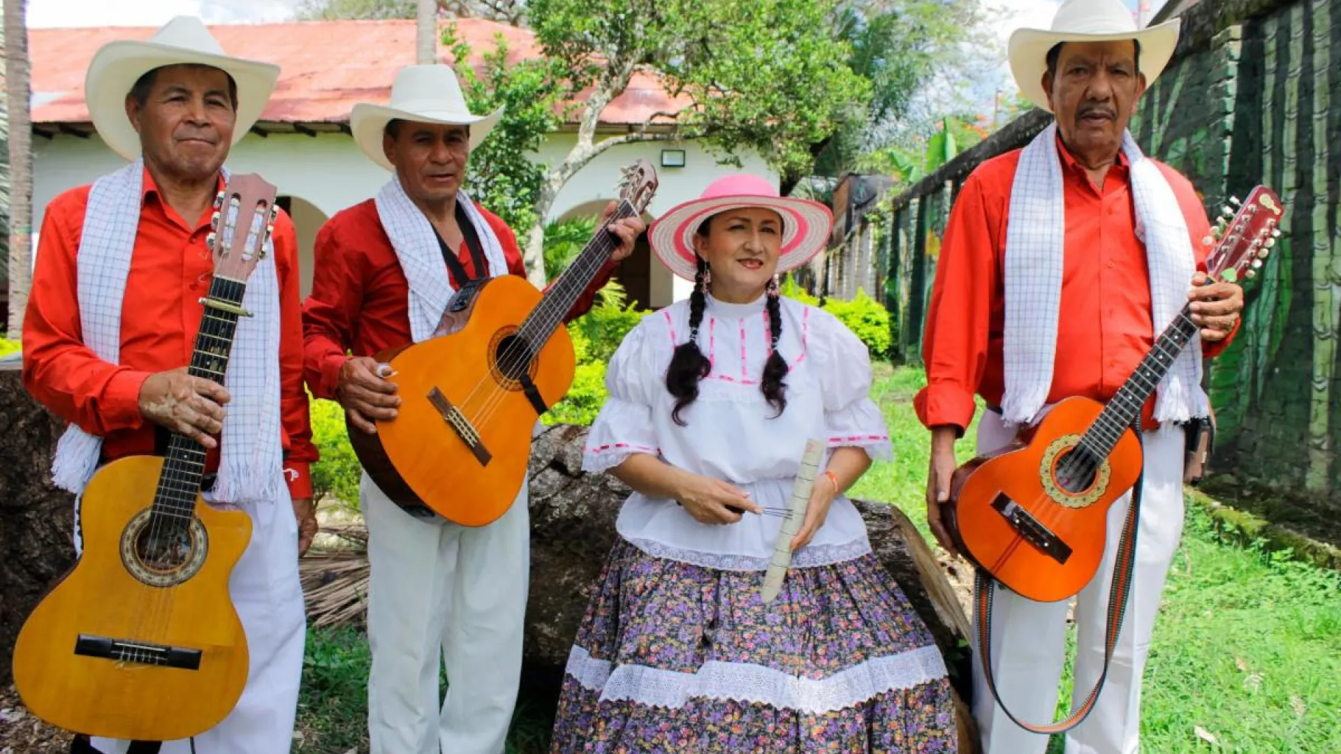 Marinela y su trío Imperial