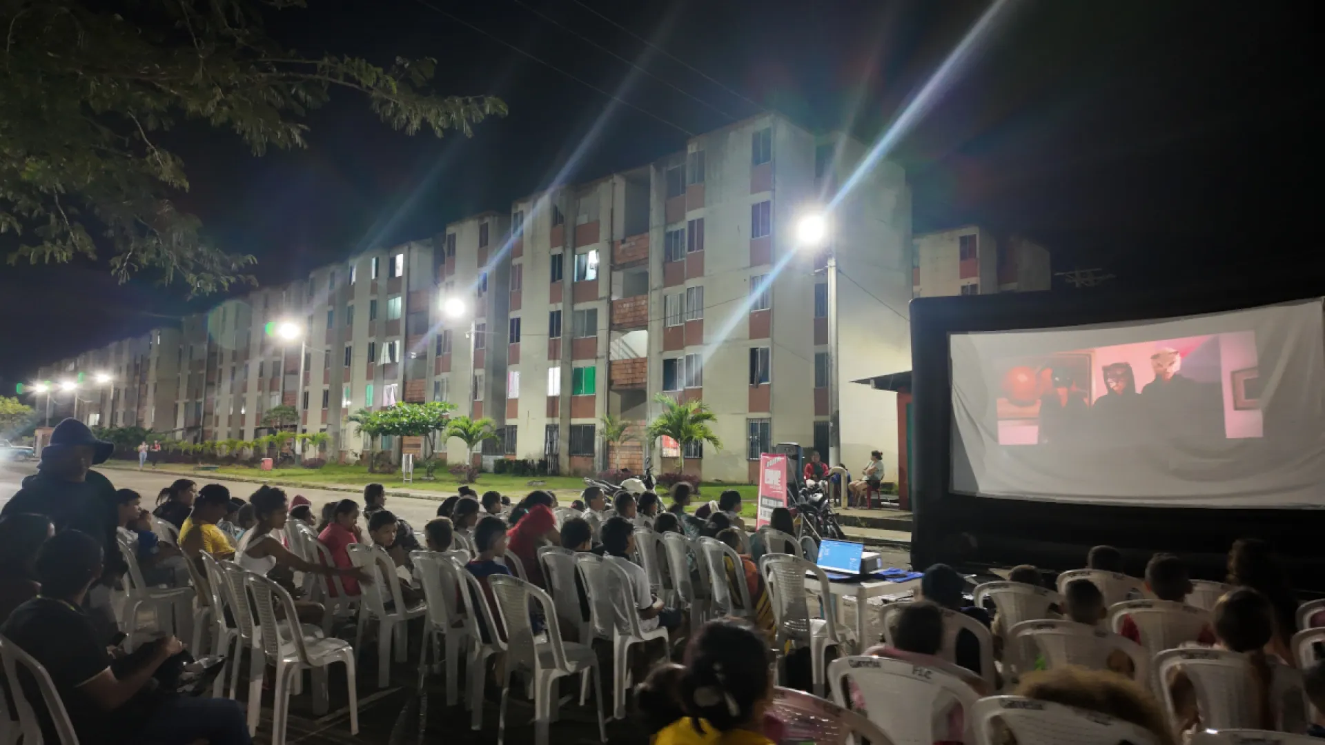 ‘Cine con la gente’ en Arauca: ahora desde la Urbanización Playitas y la comunidad indígena Eñepá