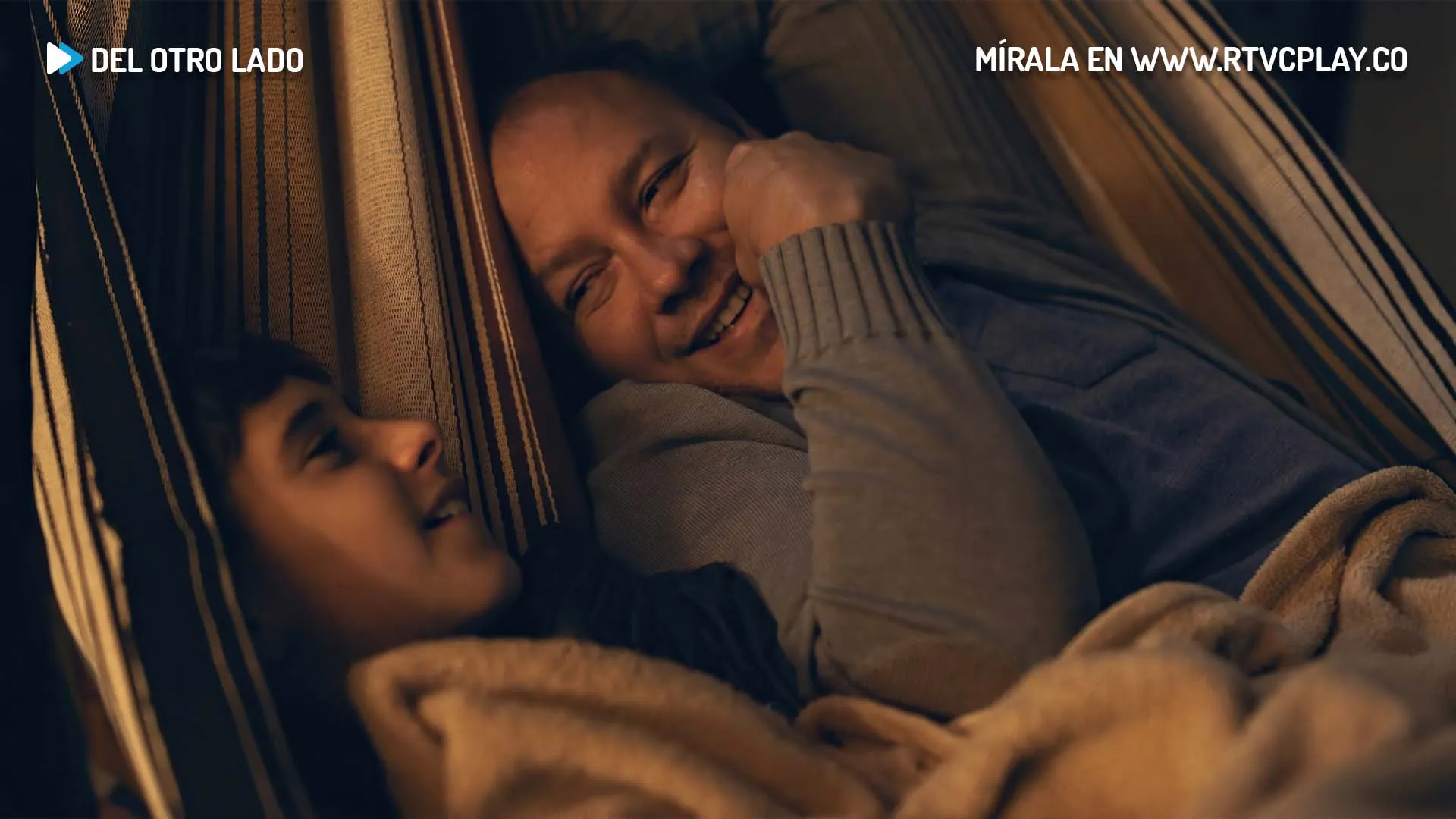 Del otro lado, primera coproducción de RTVCPlay, ya está disponible en nuestra plataforma de streaming
