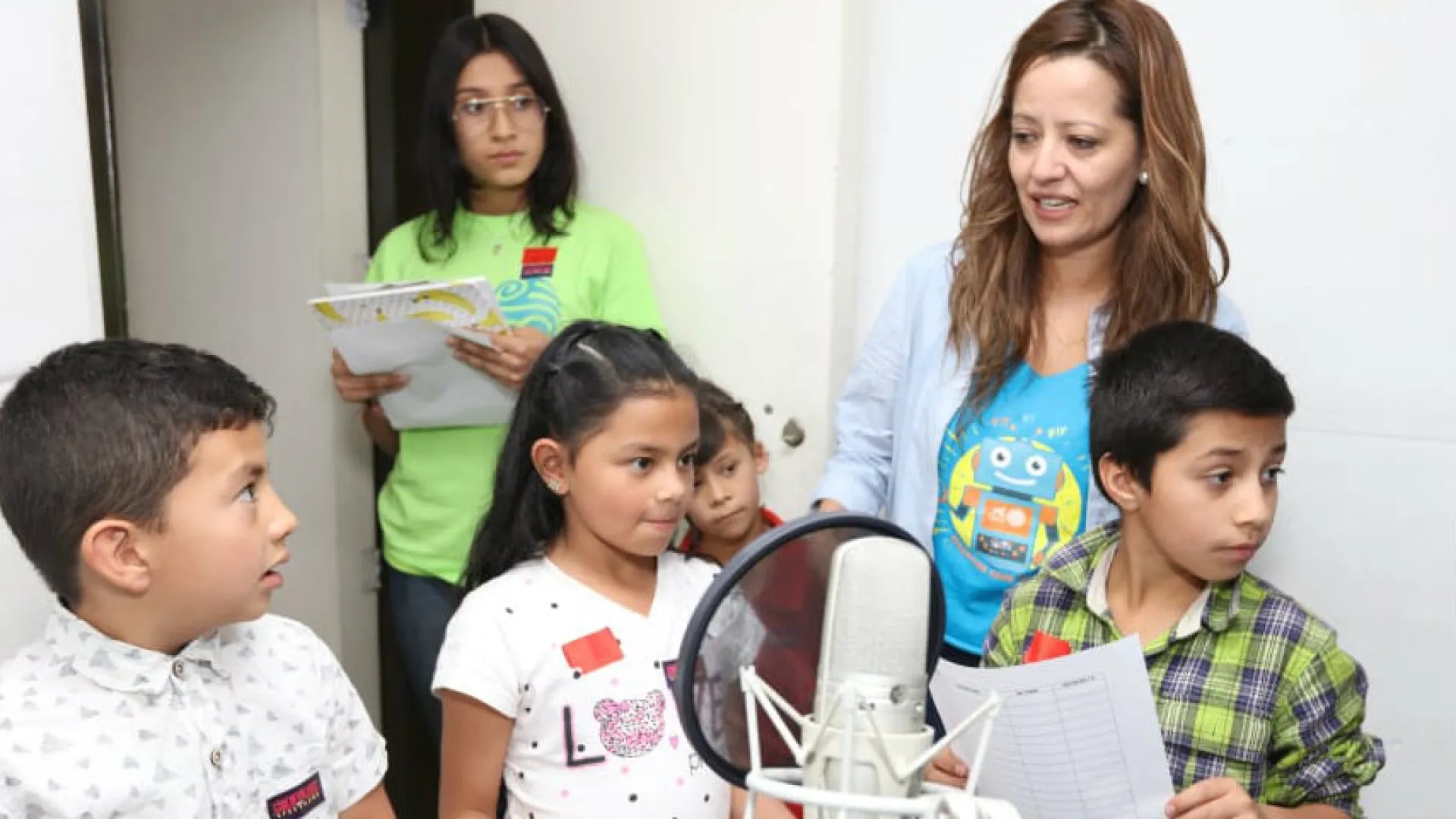 Niños en taller Cuentazos con efectazos, Señal Colombia de RTVC