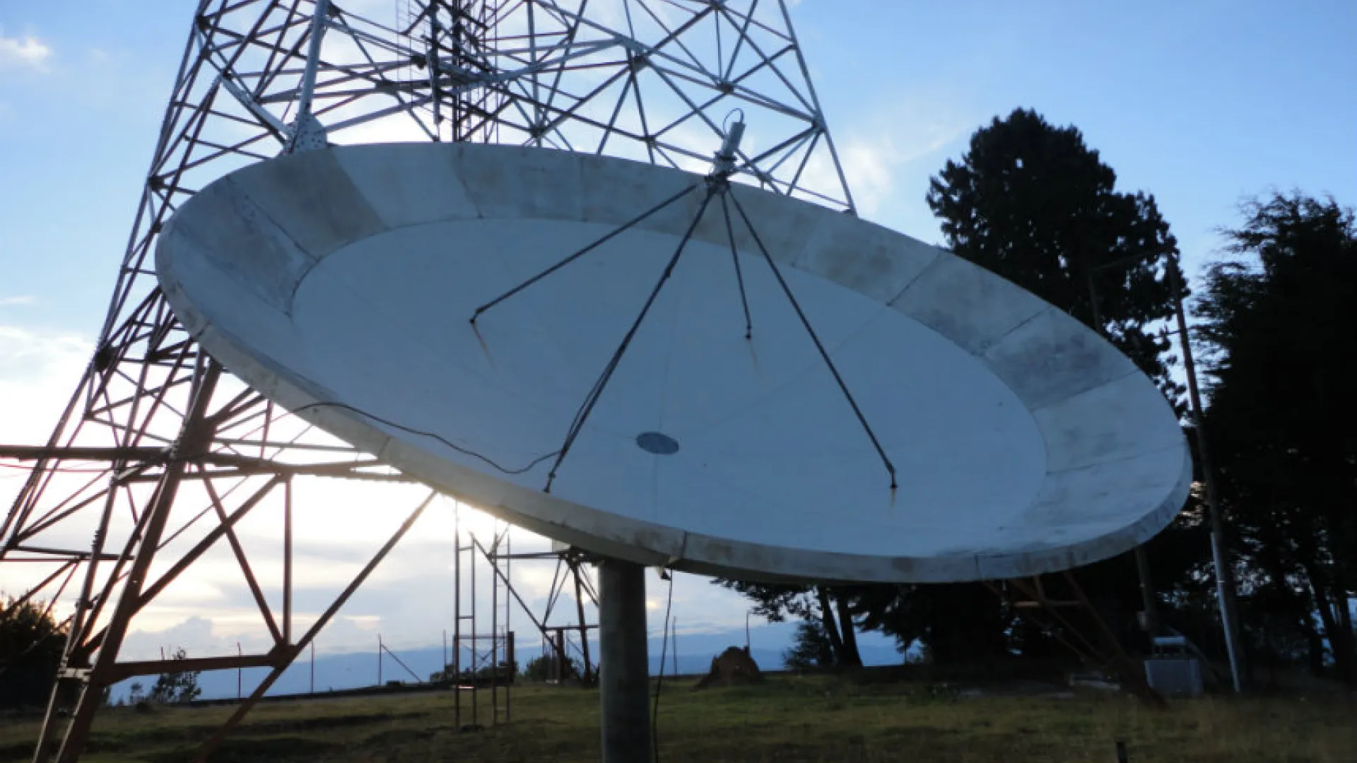 En RTVC audiencia aclaratoria sobre proceso de mantenimiento a estaciones de radio y televisión pública