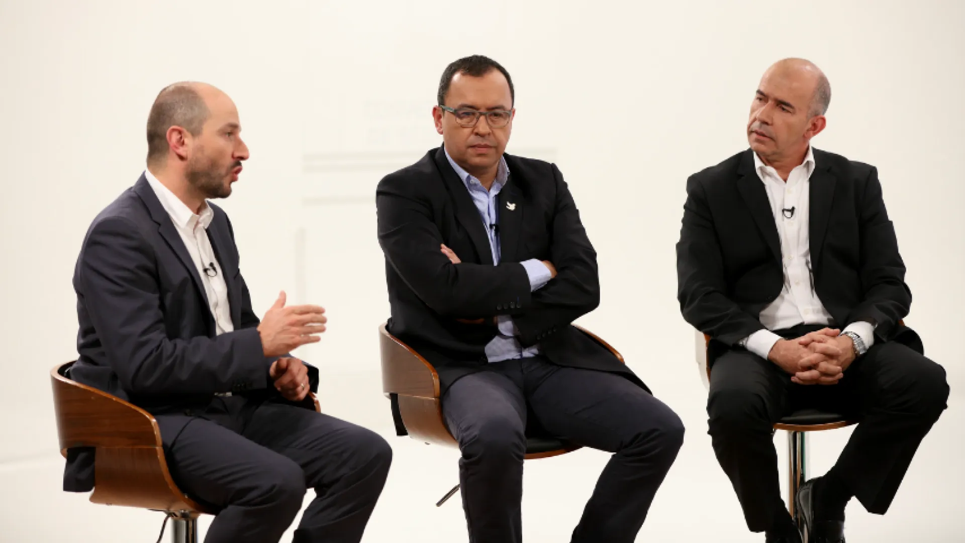 ¿Quiénes darían empleo a los desmovilizados de los grupos armados?