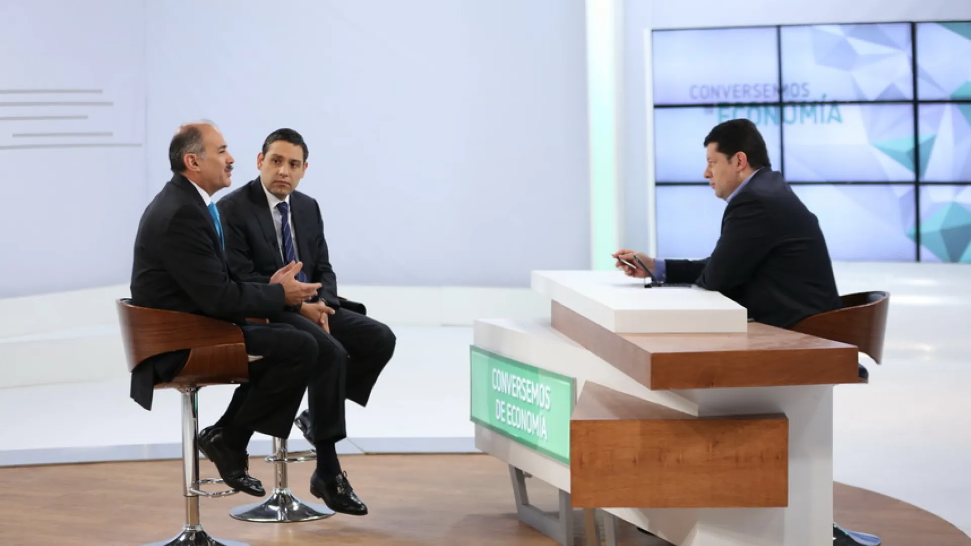 Uber o taxis tradicionales para Colombia, en “Conversemos de Economía”