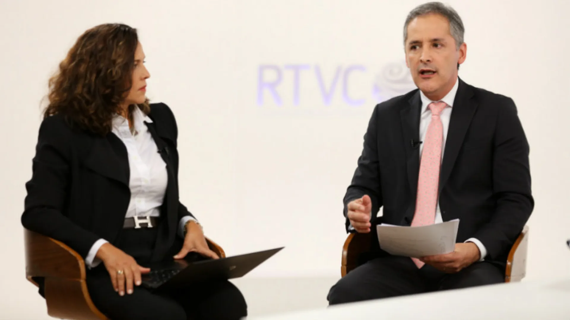 Conversemos de Economía con Germán Arias y Nancy Patricia Gutiérrez