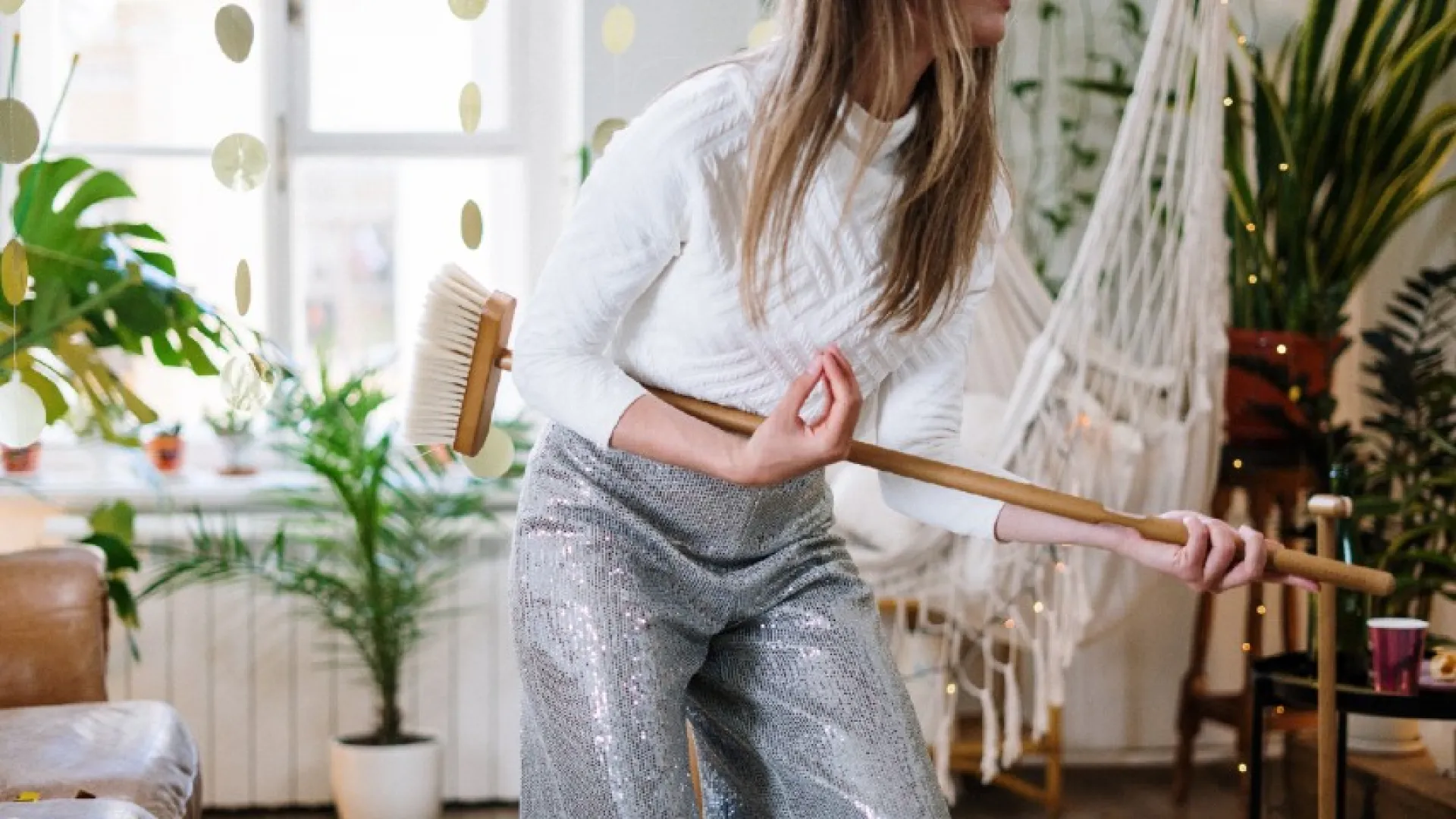 Escoba guitarra concurso Radiónica