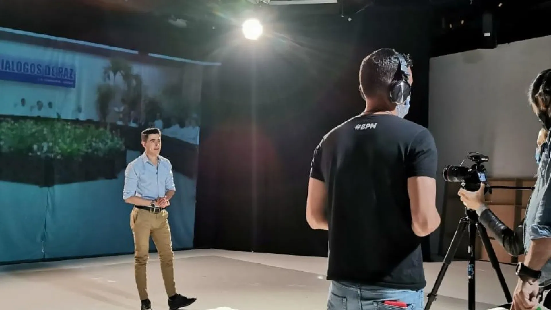 Este mes en la historia, presentador Carlos Mario Diaz Canal Institucional