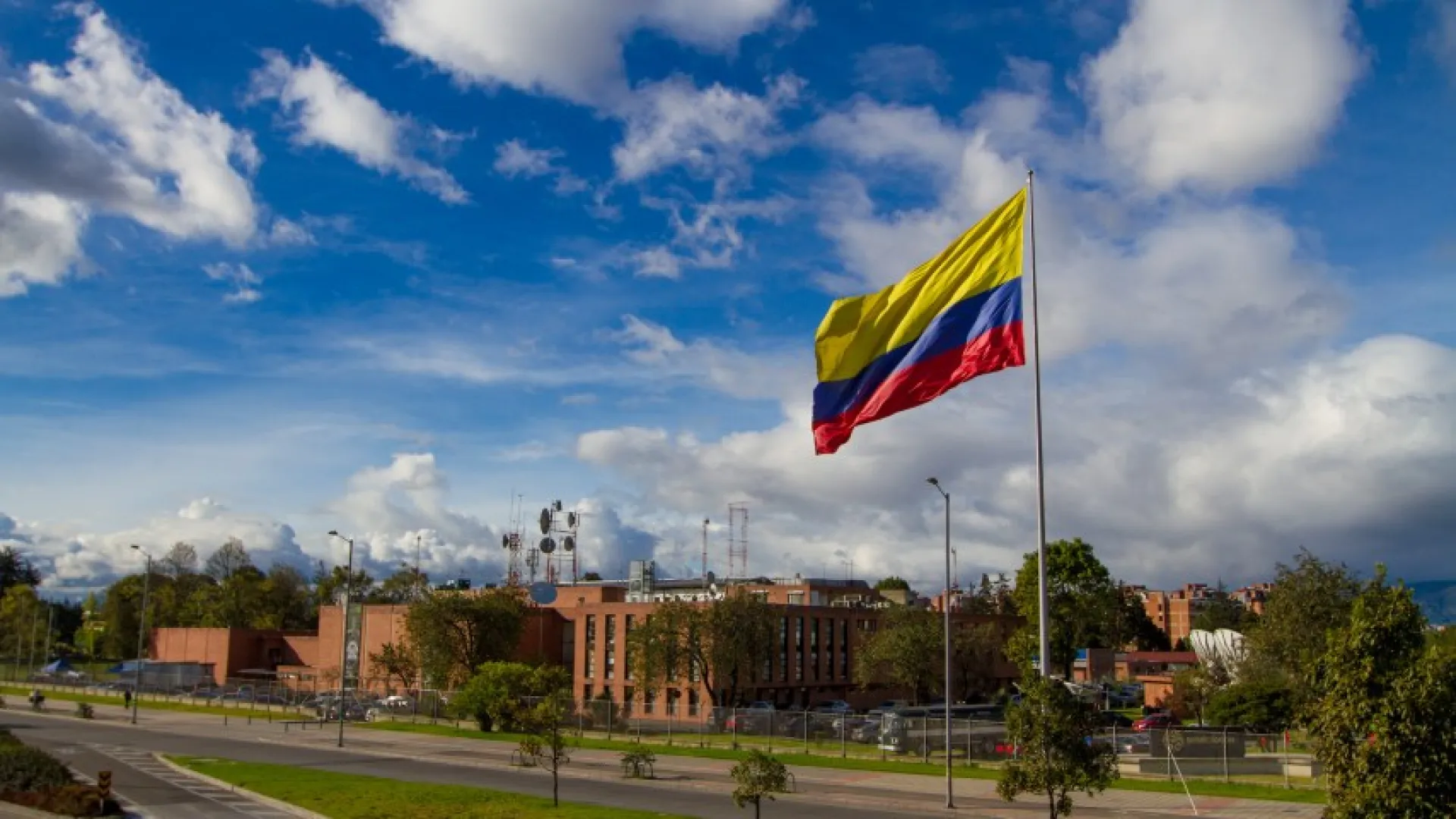 Estos son los canales de atención que tiene RTVC para los ciudadanos