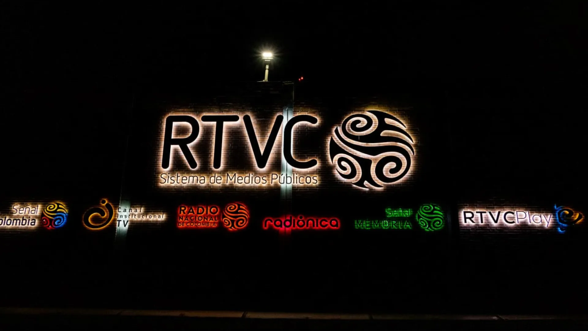 RTVC Sistema de Medios Públicos rechaza afirmaciones injuriosas en su contra, reafirma su compromiso con la paz y anuncia acciones legales