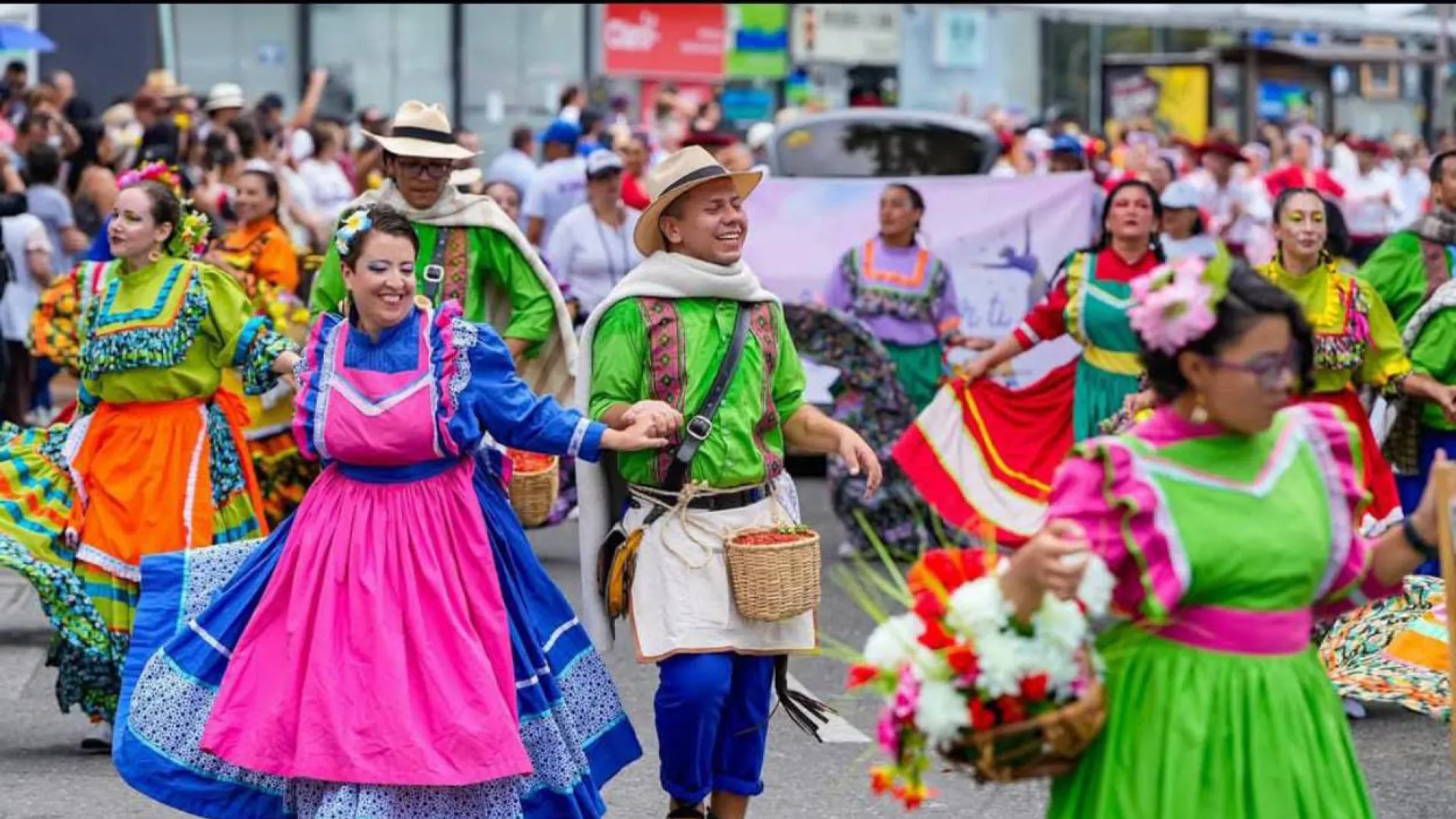 Viva el Festival de Música de Cartagena y la Feria de Manizales desde cualquier lugar de Colombia