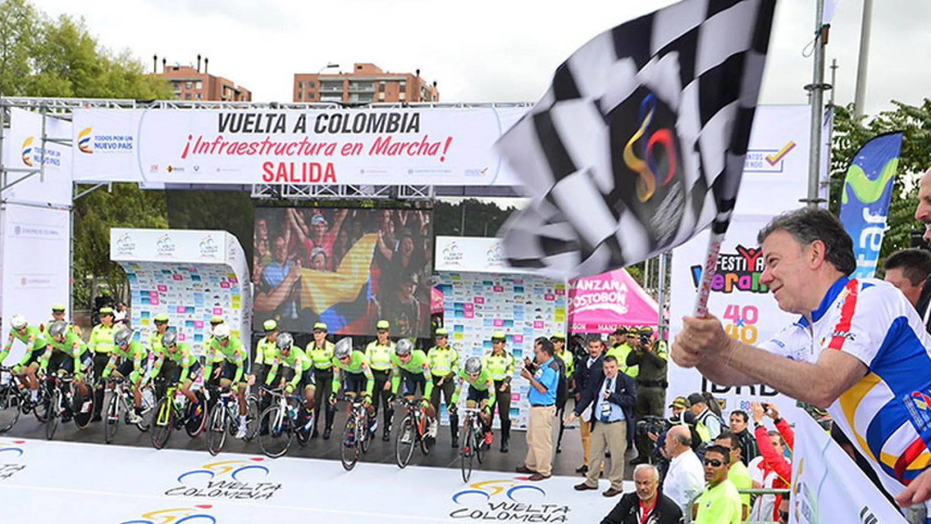 Presidente Santos dio la largada a la versión 65 de la vuelta.