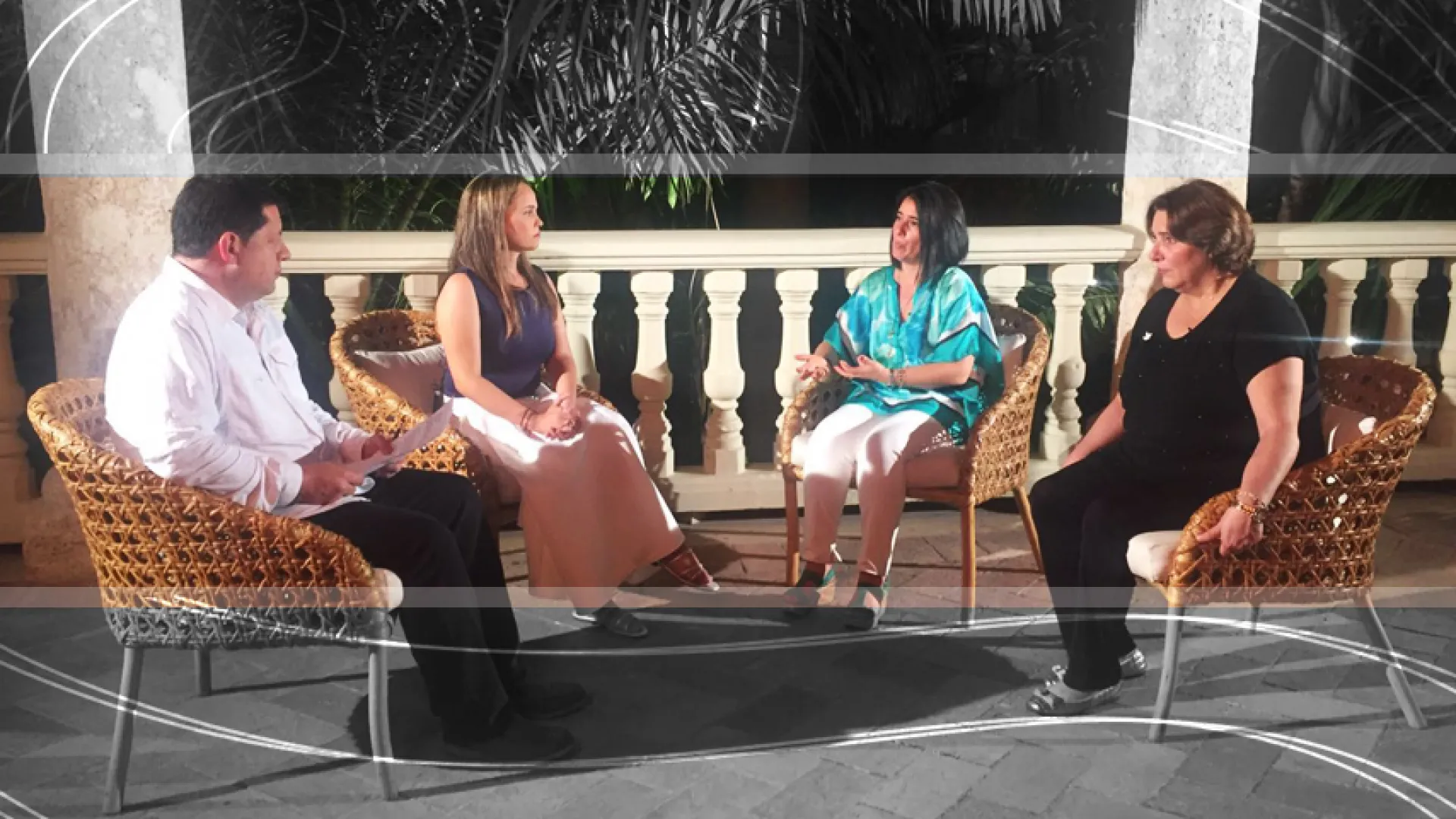 Mariana Garcés, Lina Rodríguez, Adelfa Martínez, en Conversemos de Economía