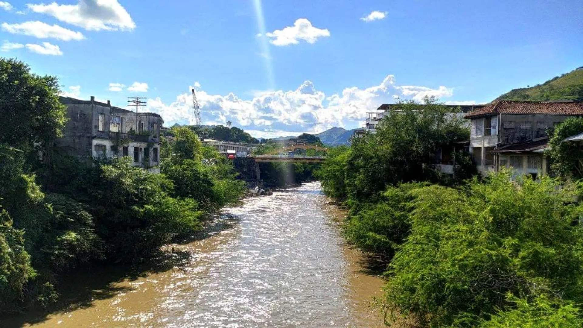 Ruta del Magdalena: Piratas, hipopótamos y puentes históricos por descubrir