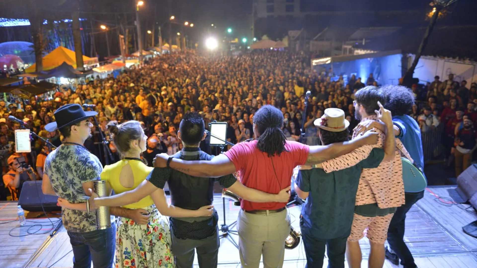Noche Radio Nacional de Colombia