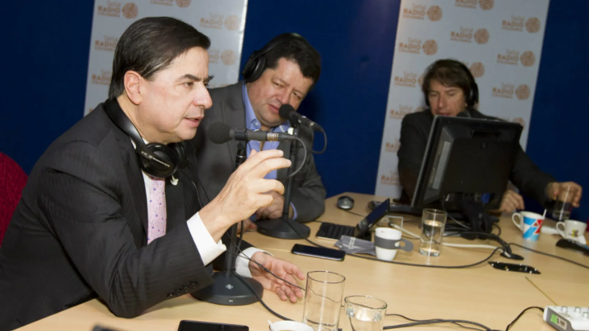 Mininterior aclara que “Gobierno no reconoce enemigos del proceso de paz, sino críticos y contradictores”