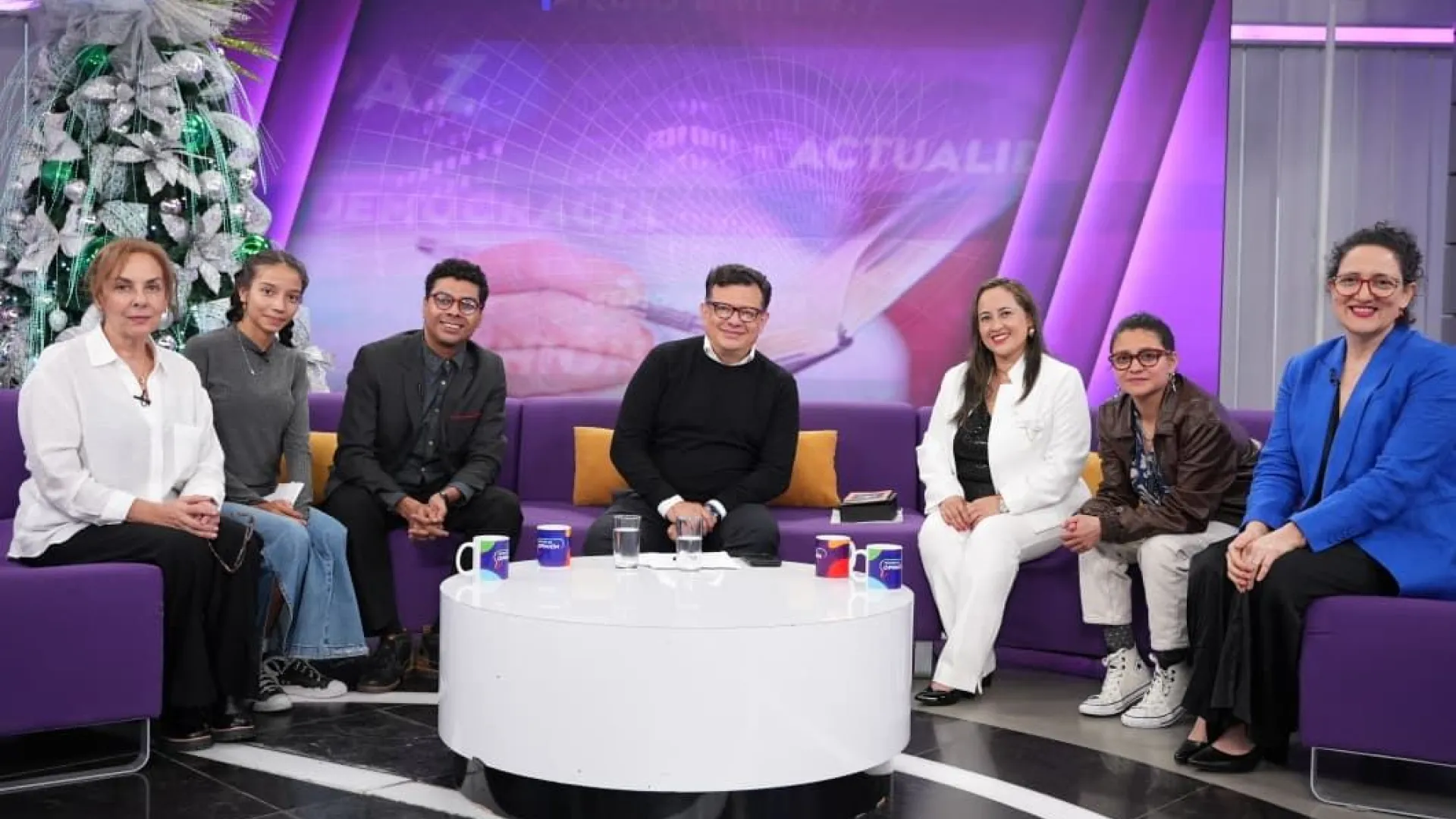 Tres mujeres fueron las ganadoras del primer Premio Nacional de Poesía Maruja Vieira - RTVC
