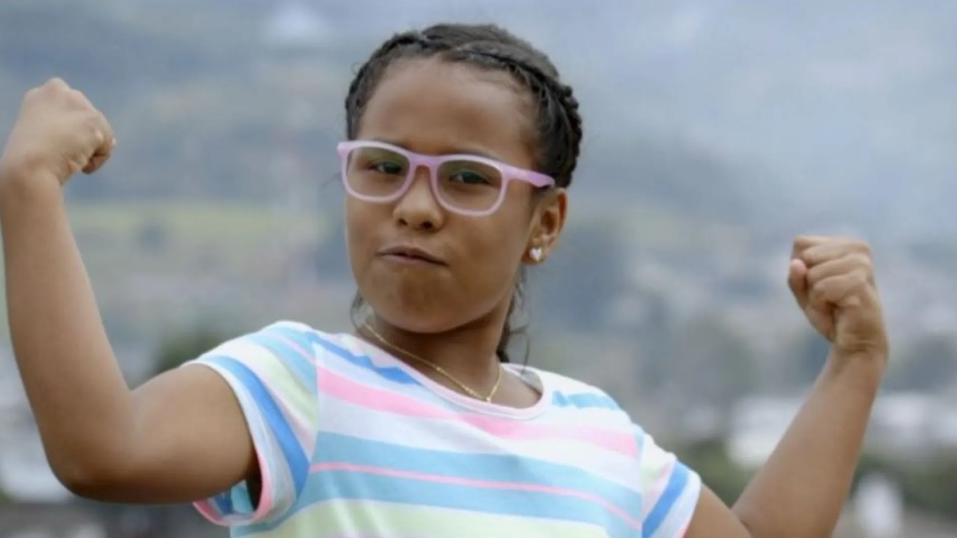 Niña cuento viajero