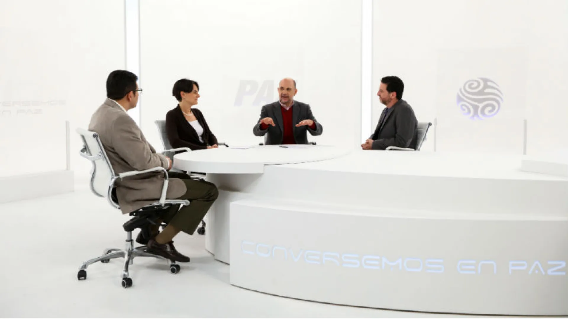 Editores internacionales hablan de paz