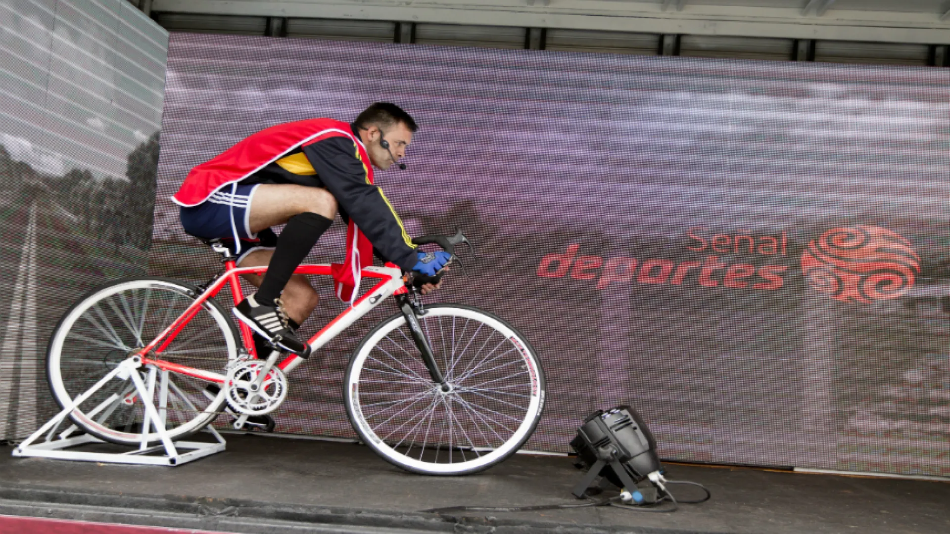 Actividad #PedaleoPor de Señal Deportes