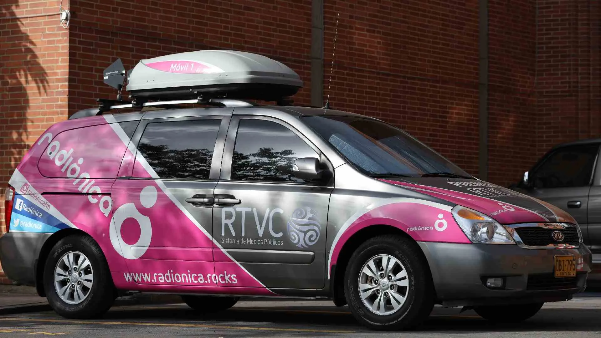 Salvar al mundo: la gran apuesta de Radiónica en sus 16 años