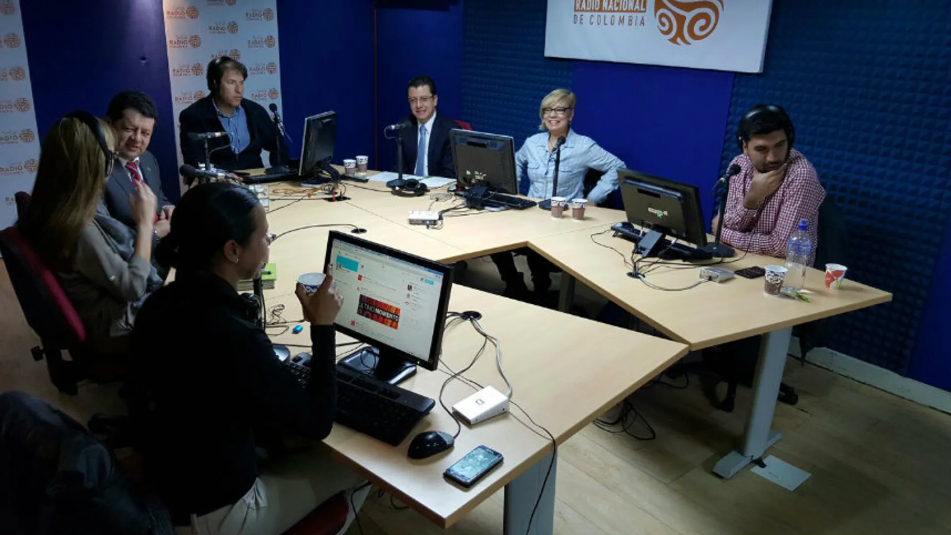 Quien no cumpla con la atención a los pacientes se irá del sistema