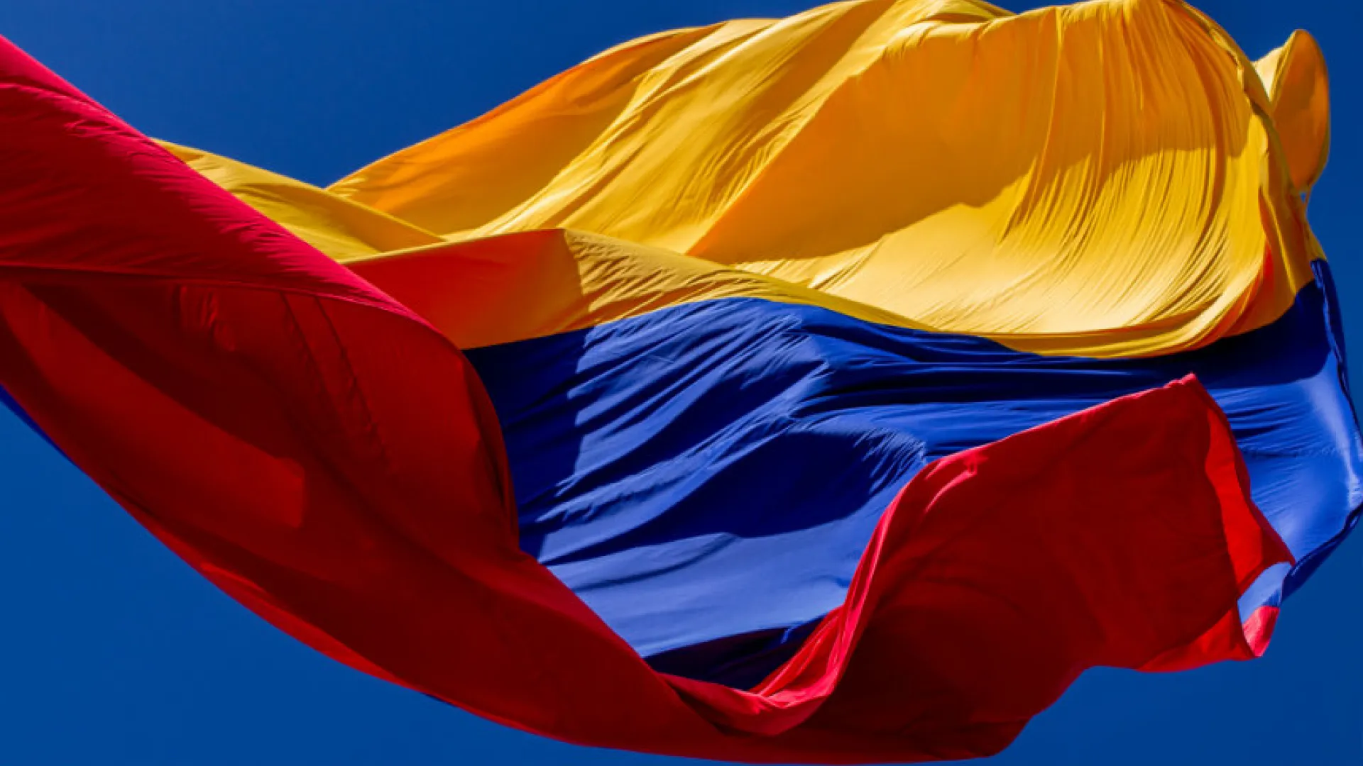 Las Joyas de la Corona: Con Joyas de la Independencia por la Radio Nacional