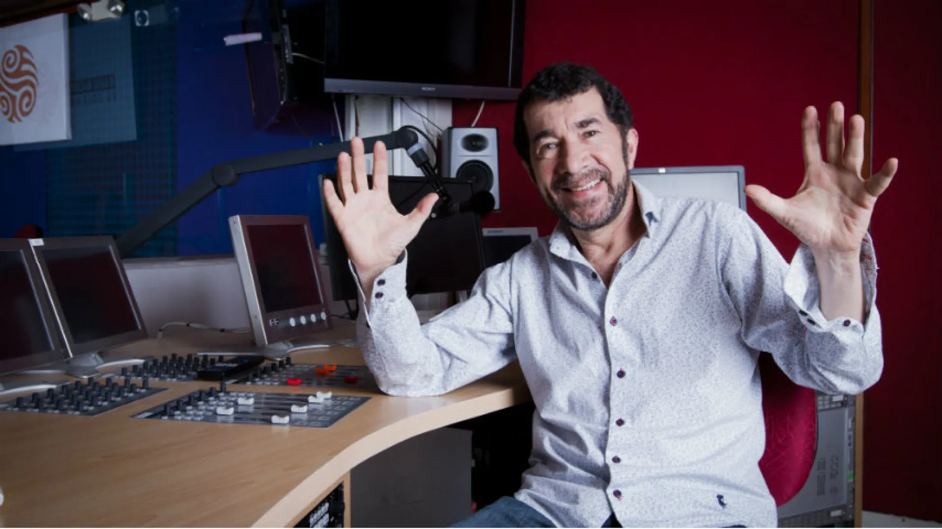 El maestro Willi Vergara en su estudio de Radio Nacional 