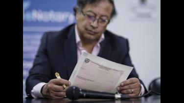 El Gobierno suspende operaciones militares contra el ELN