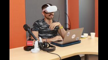 La radio pública emitió por primera vez desde el metaverso