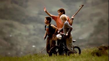 Los colores de la montaña: la infancia en el conflicto armado