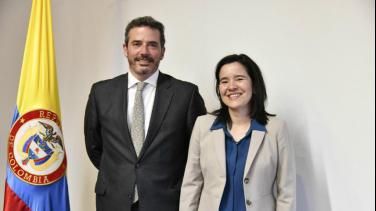 Juan Ramón Samper, gerente de RTVC y Sylvia Constaín,   