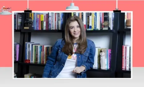 Alexandra Montoya imitadora Mujeres Pioneras Bicentenario