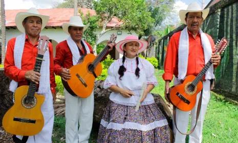 Marinela y su trío Imperial
