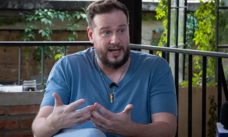 Vea en vivo por Señal Colombia la conferencia de Diego Ruzzarin