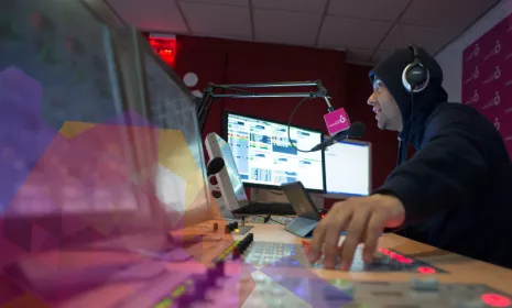 El Profe, director de Radiónica