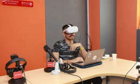 La radio pública emite por primera vez desde el metaverso