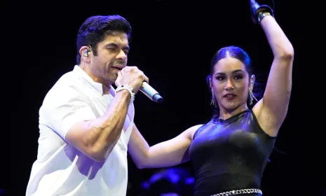 La Gran Muestra Cultural país de la belleza acompaña a la gente en la noche de Navidad