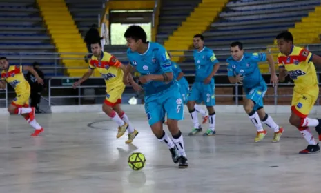 Microfútbol árbitro colombiano Señal Deportes